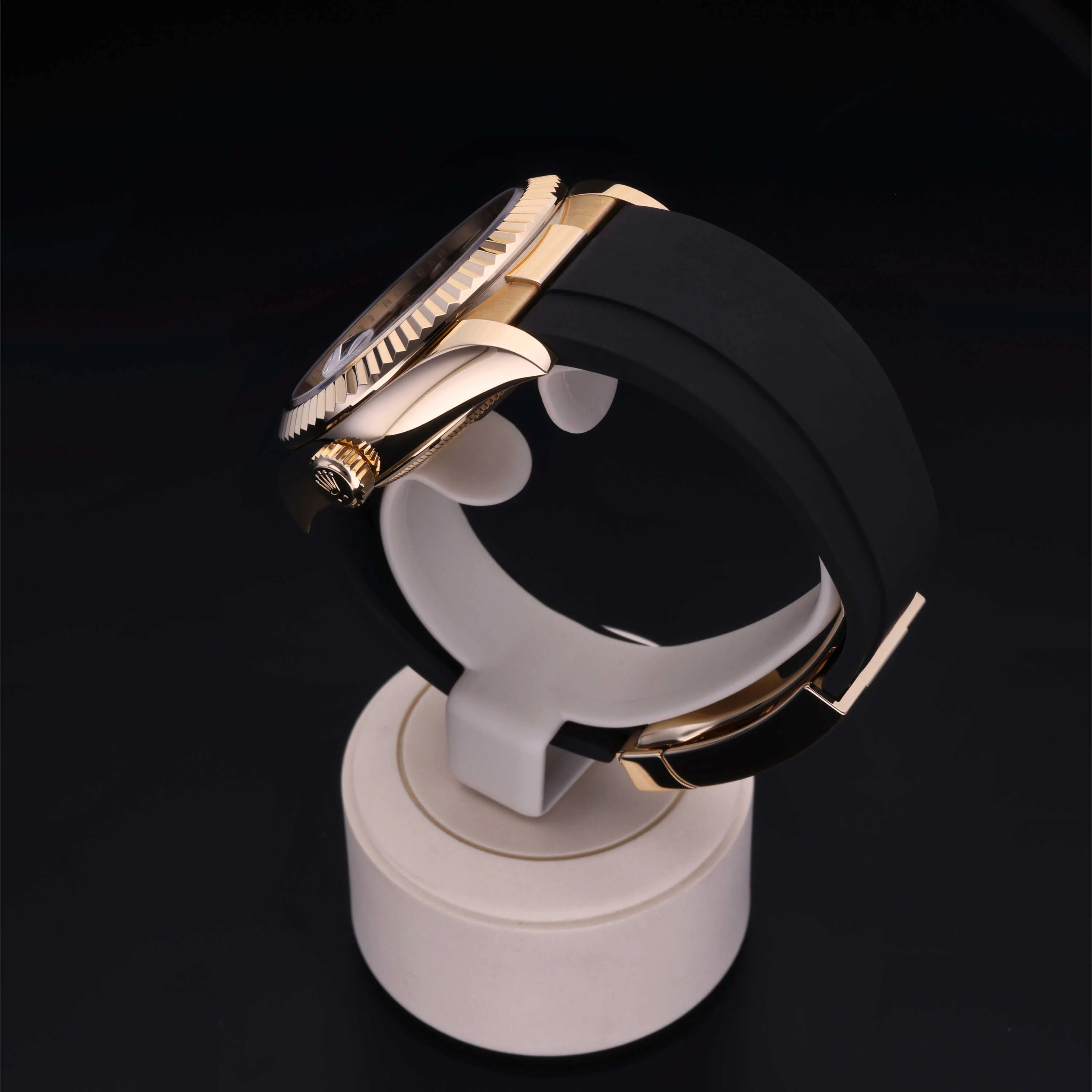 Sky-Dweller - Image 18