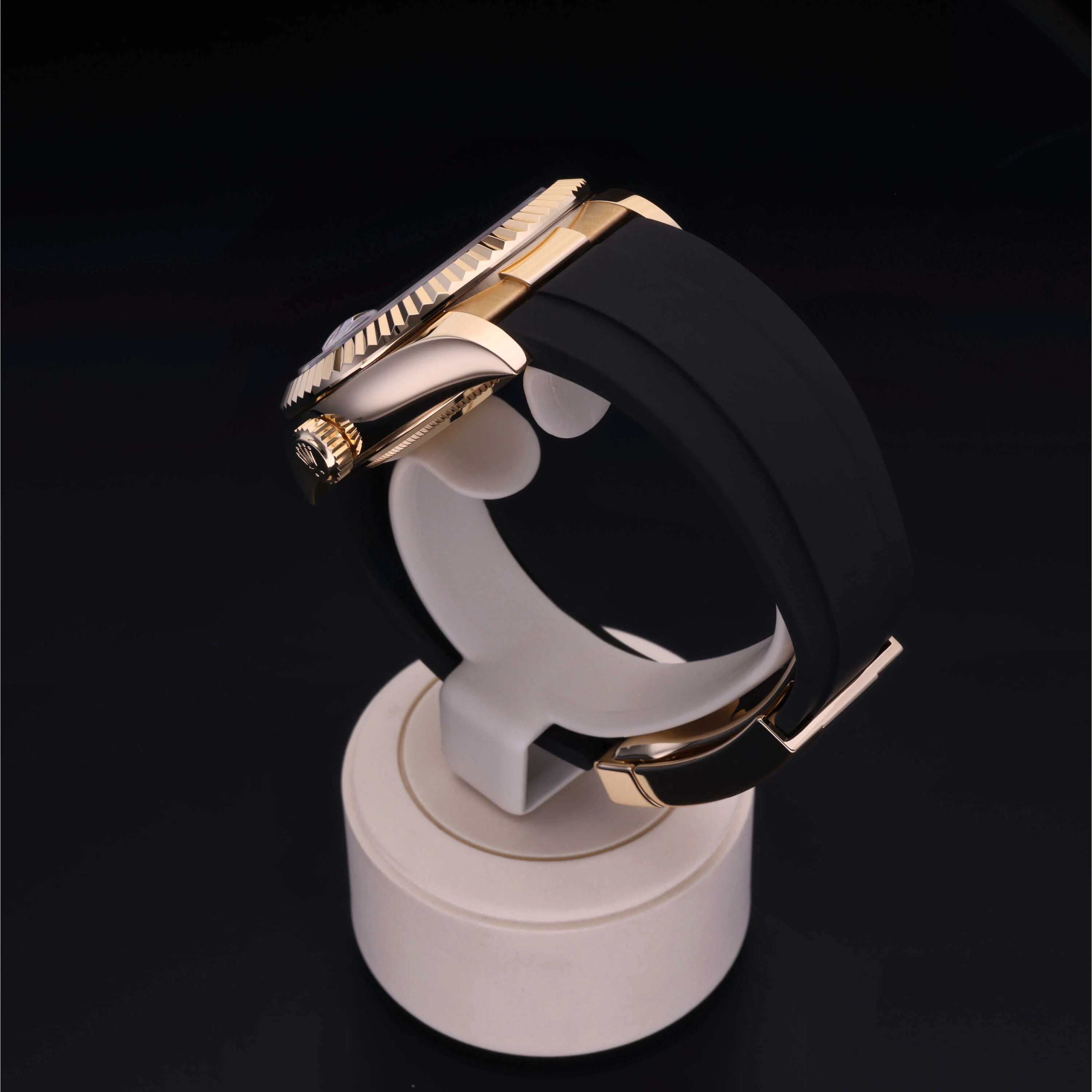 Sky-Dweller - Image 19
